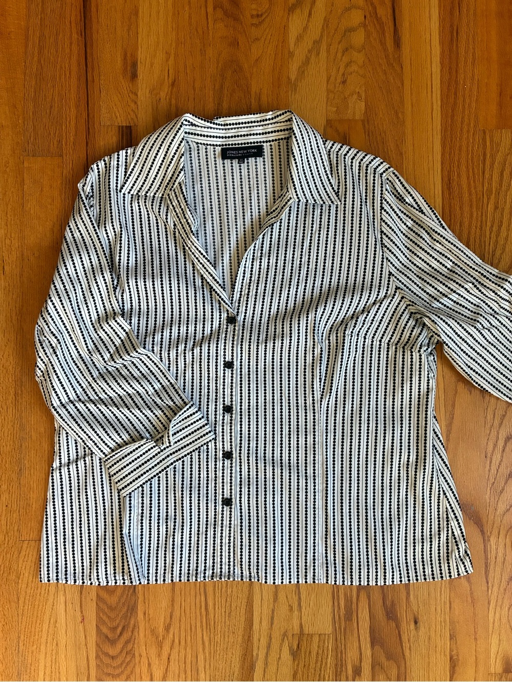Jones New York women’s Black & White Striped Button-Up Shirt